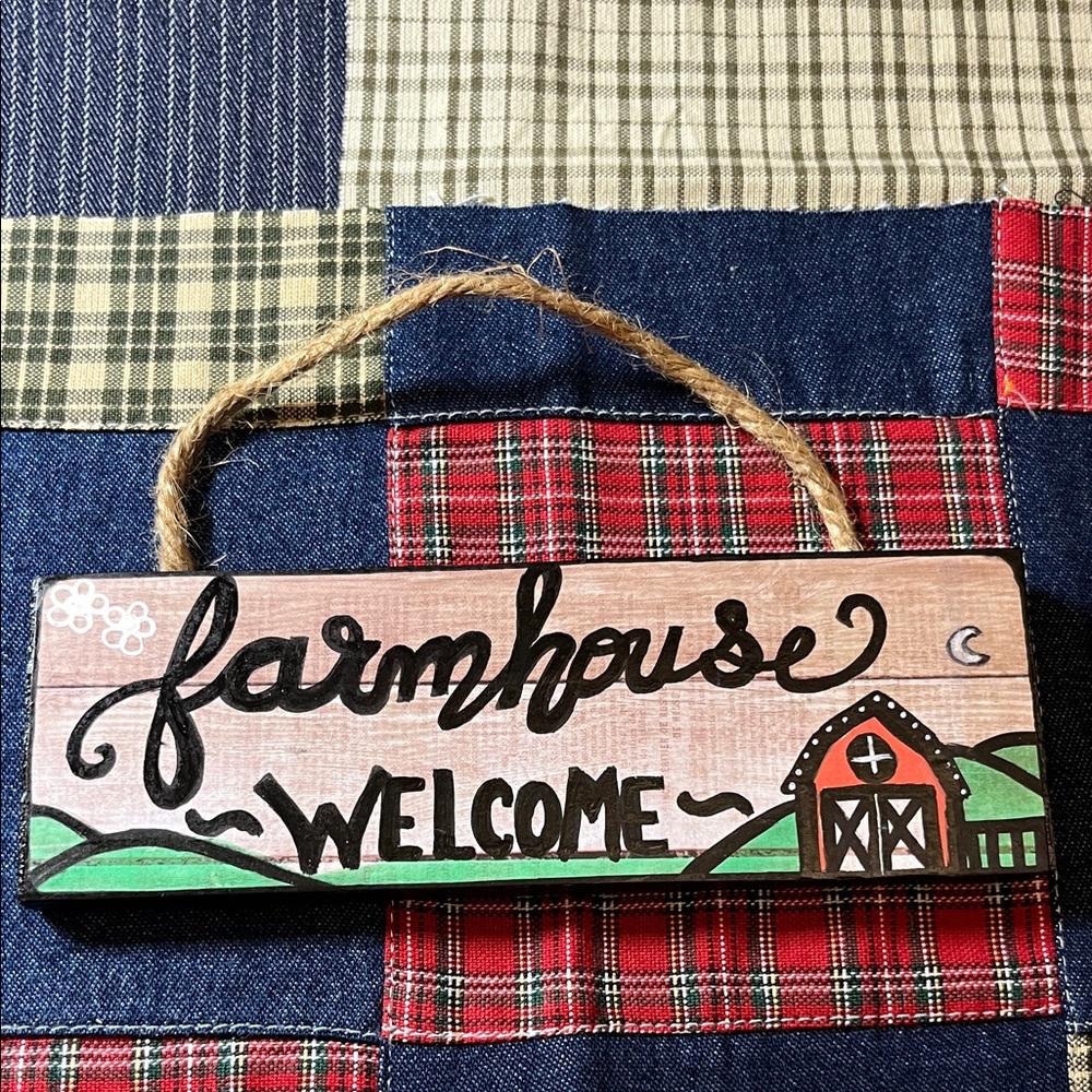 Cute little Farmhouse Welcome Sign - Brown and Green